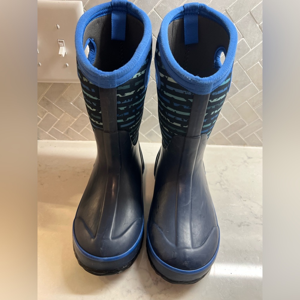 Bogs waterproof kids boots size 2
